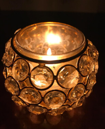 Ioga é uma filosofia espiritual e uma prática de vida. A vida inteira é Ioga.